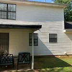 Cozy - 2 Bedrooms Residential Home